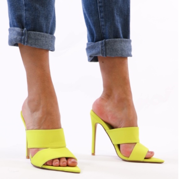 Shoe Affair Shoes - Pointy Toe Double Band Mules in Lime